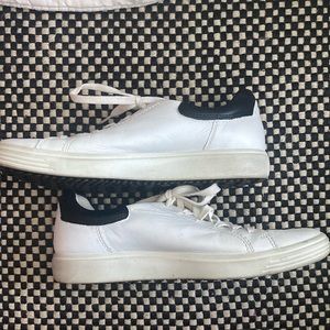 Ecco Sneaker size 10/10.5/euro 41